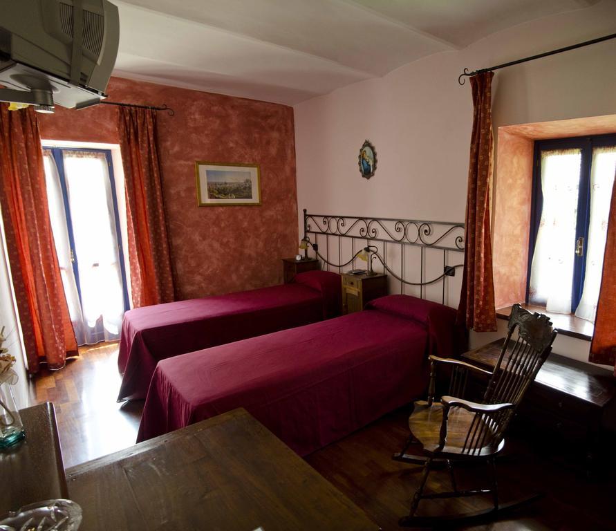 B&B Il Sole Delle Rive Sinio Zimmer foto